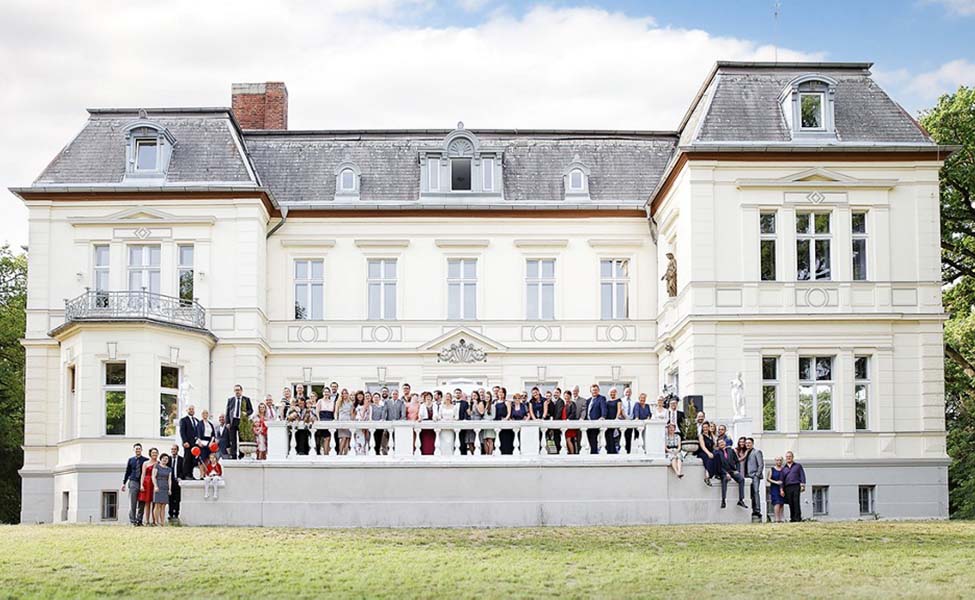 Eventschloss Schönfeld empfängt Ihre Hochzeitsgäste in gediegender Atmosphäre für fabelhafte Hochzeitsfeste. 